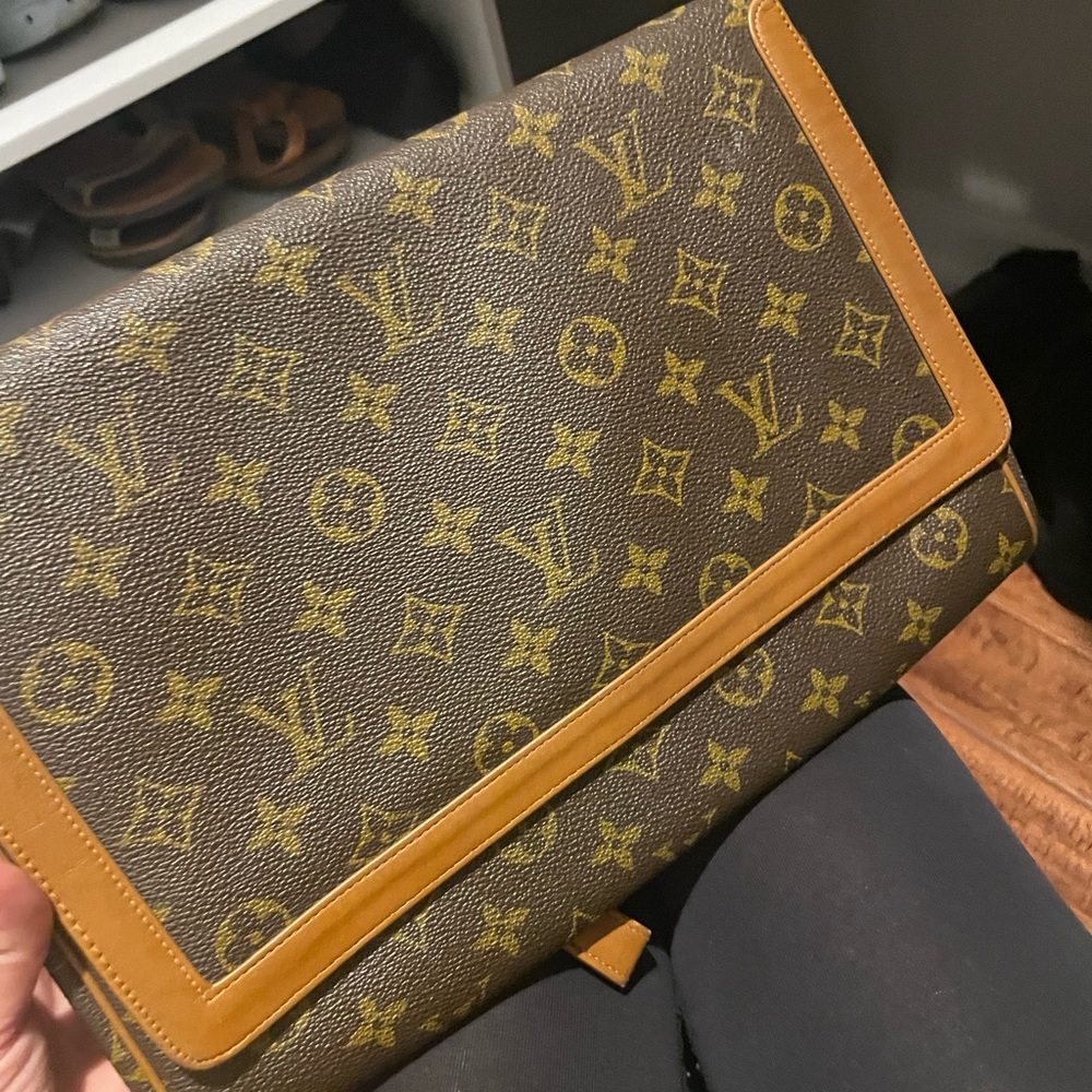 Louis Vuitton- Vintage Clutch